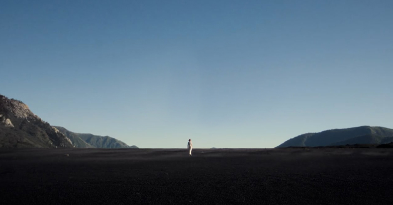 <span>Production services</span>CHLOÉ PARFUM / Director: Neels Castillon